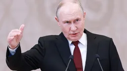 Путин поручил обеспечить россиян бесперебойным интернетом
